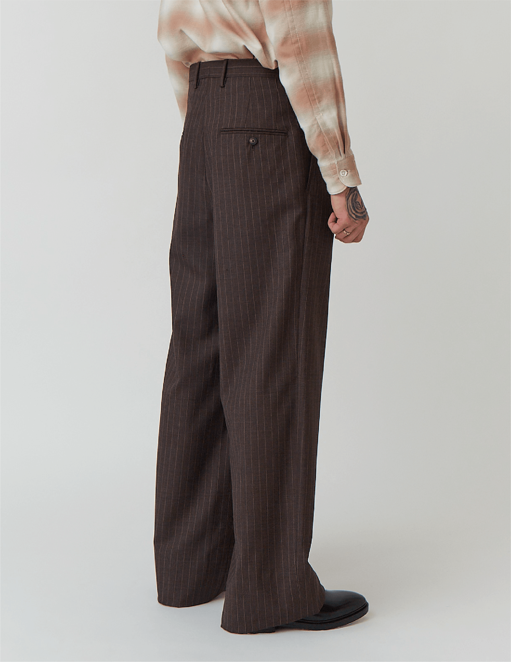 2-IN-TUCKED WIDE DRESS PANTS brown stripe