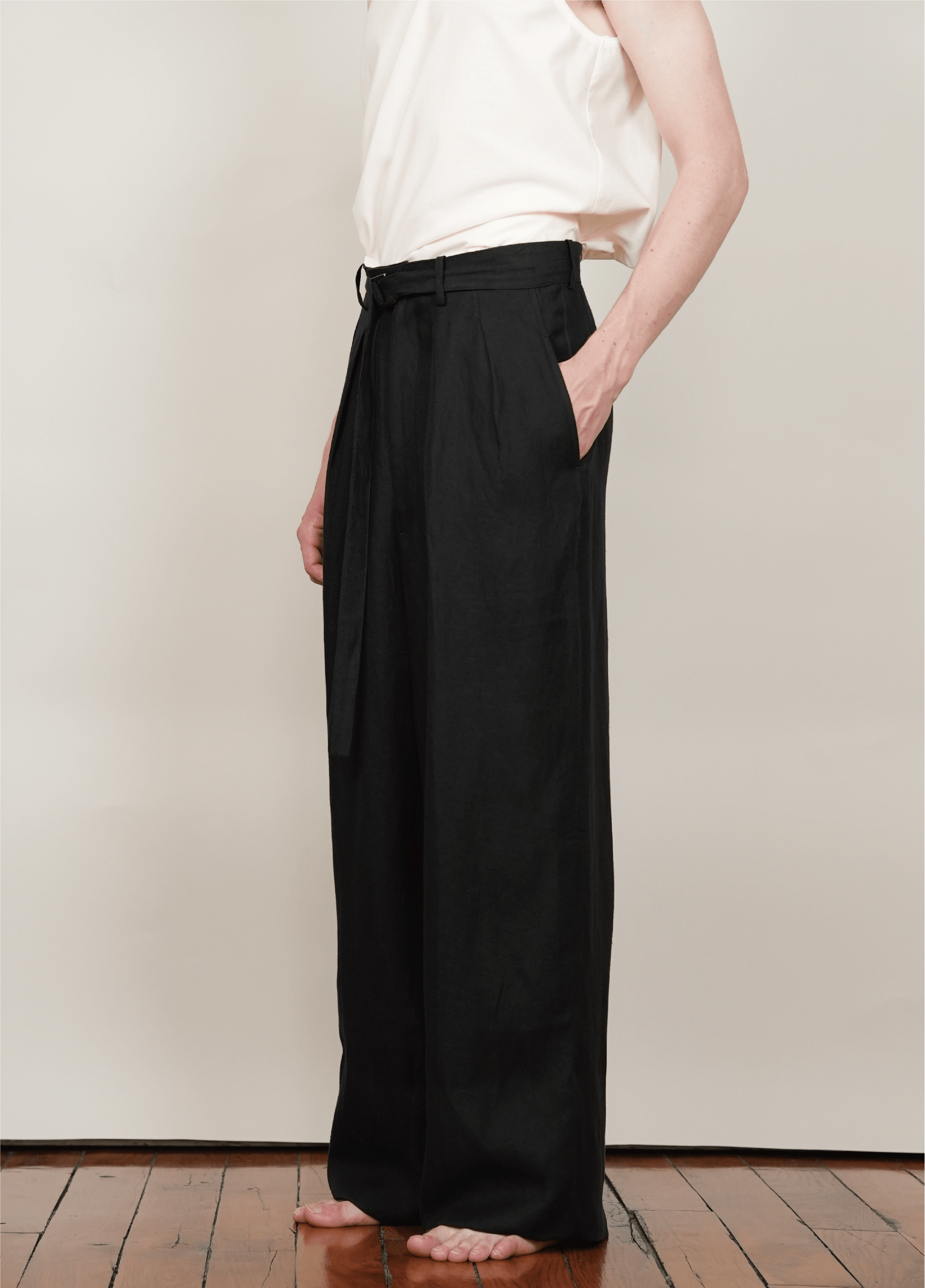 BELTED 2-IN-TUCKED WIDE DRESS PANTS black