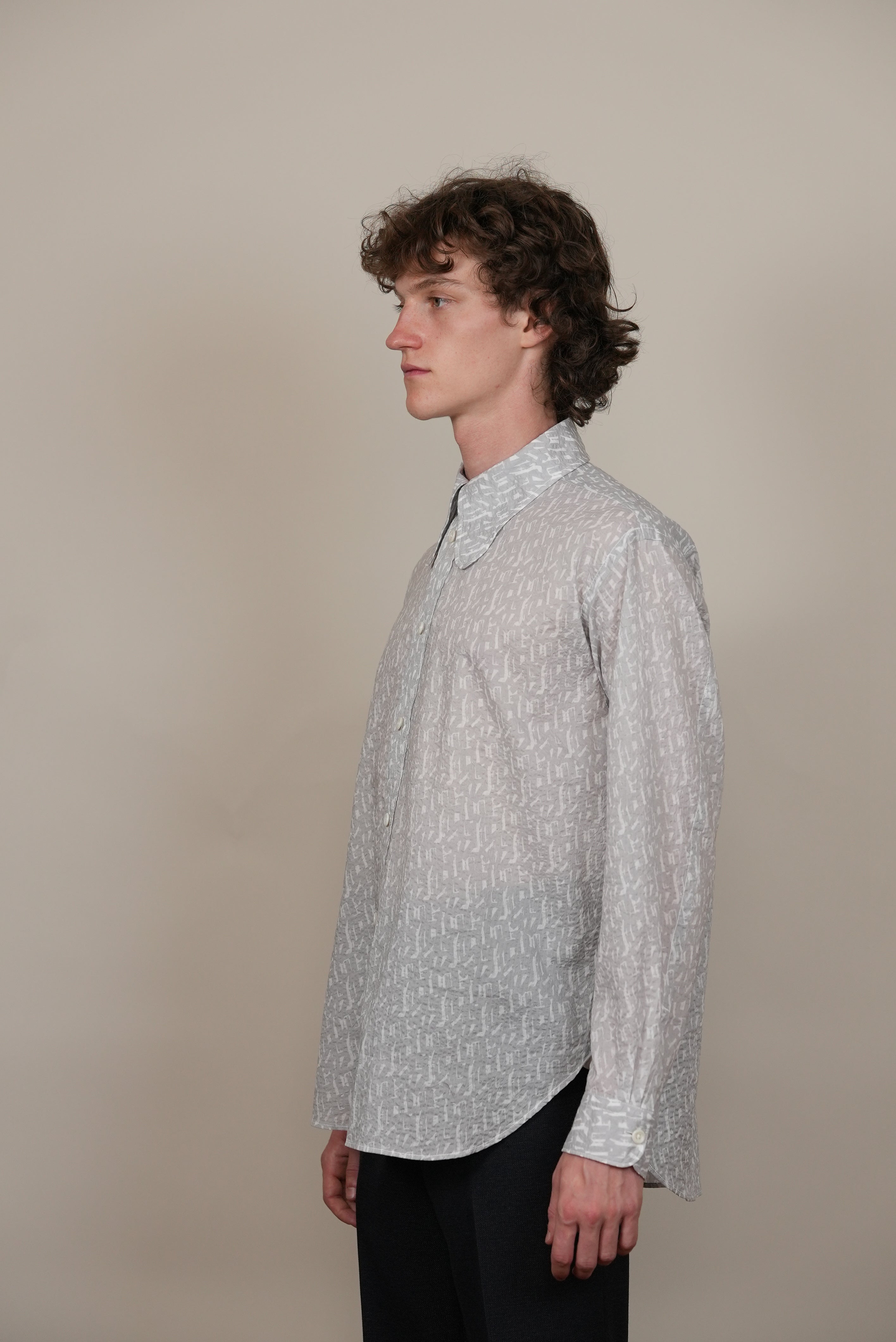 DOG-EAR COLLAR SHIRT print light grey / black