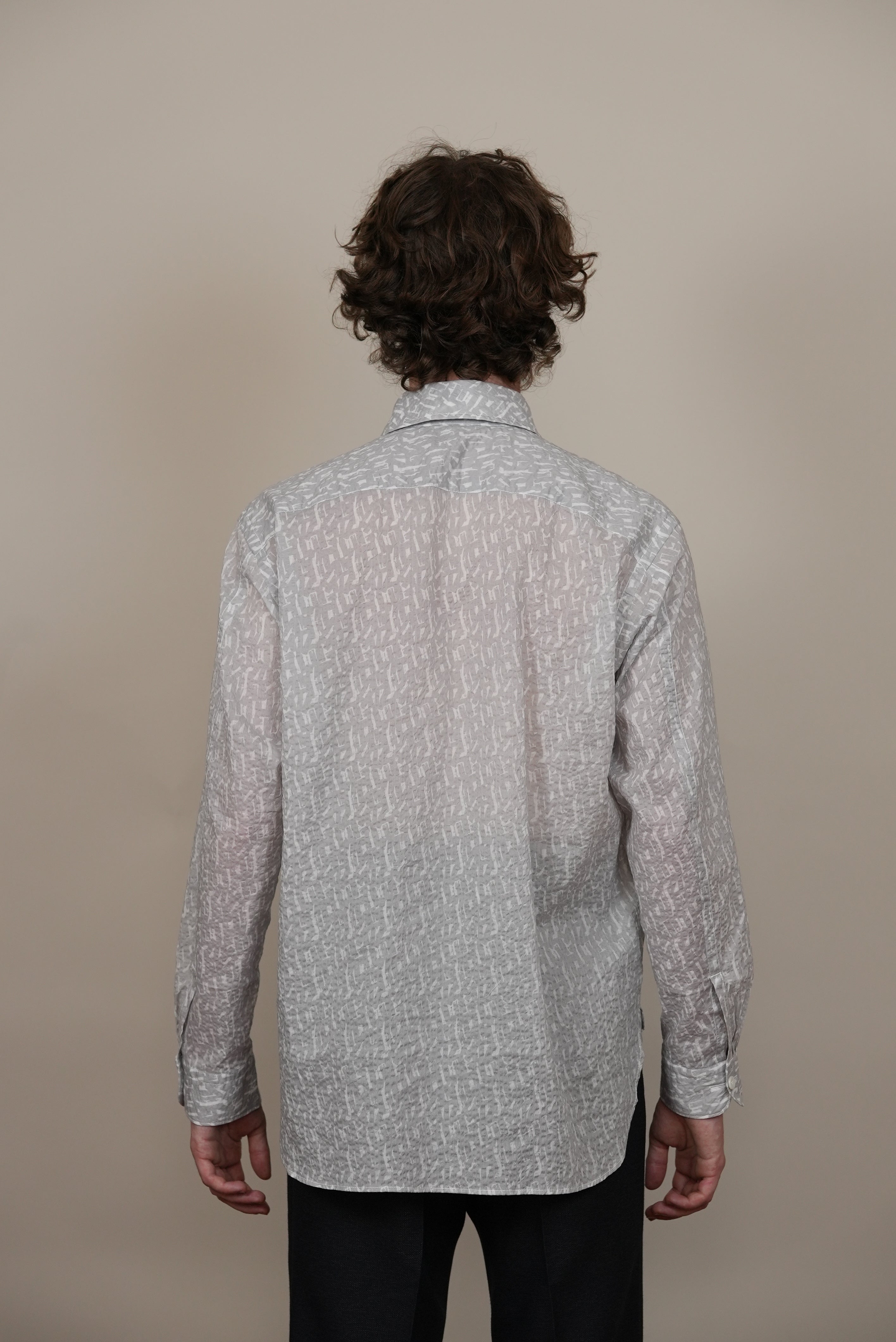 DOG-EAR COLLAR SHIRT print light grey / black