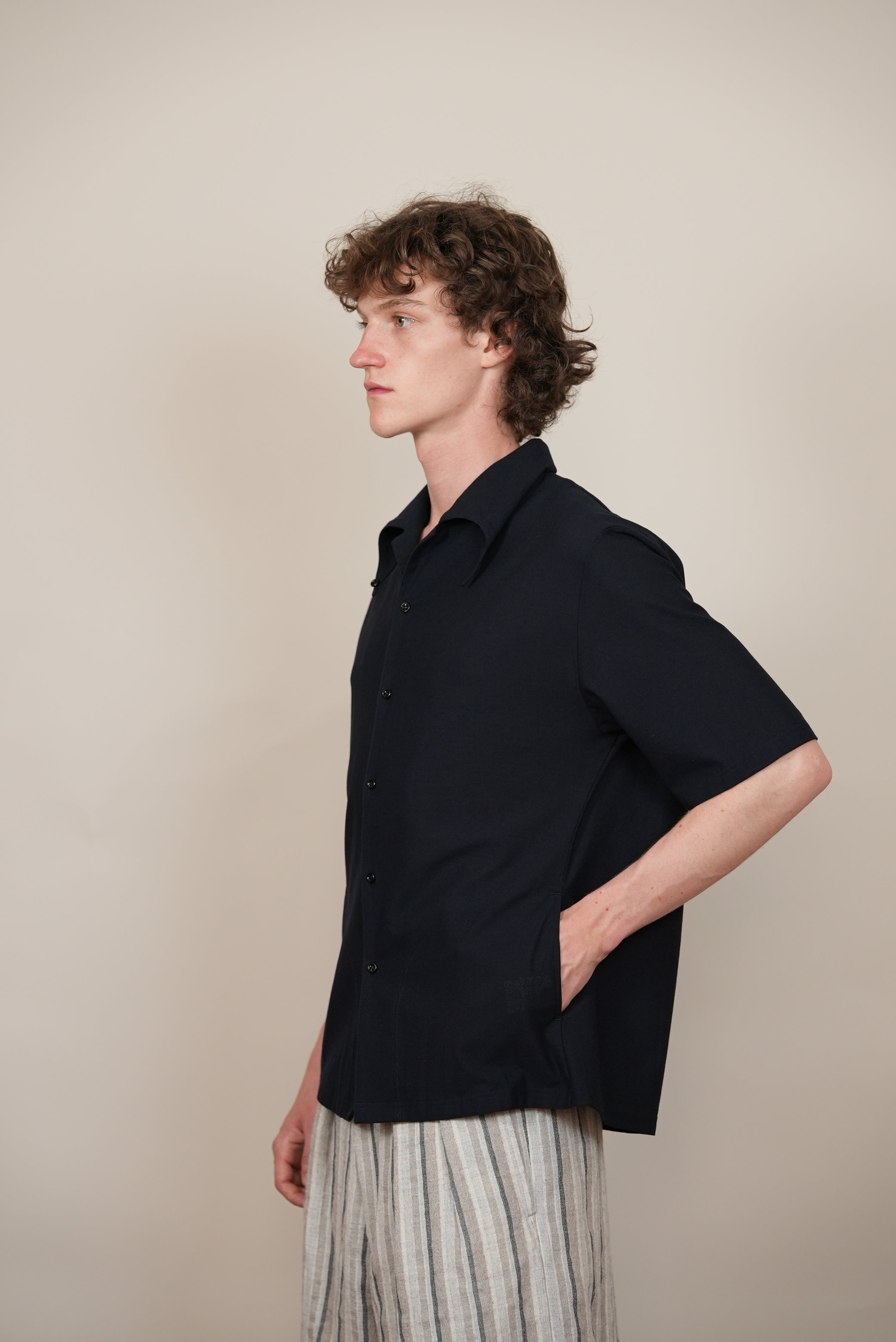 HALF SLEEVE KNIT SHIRT