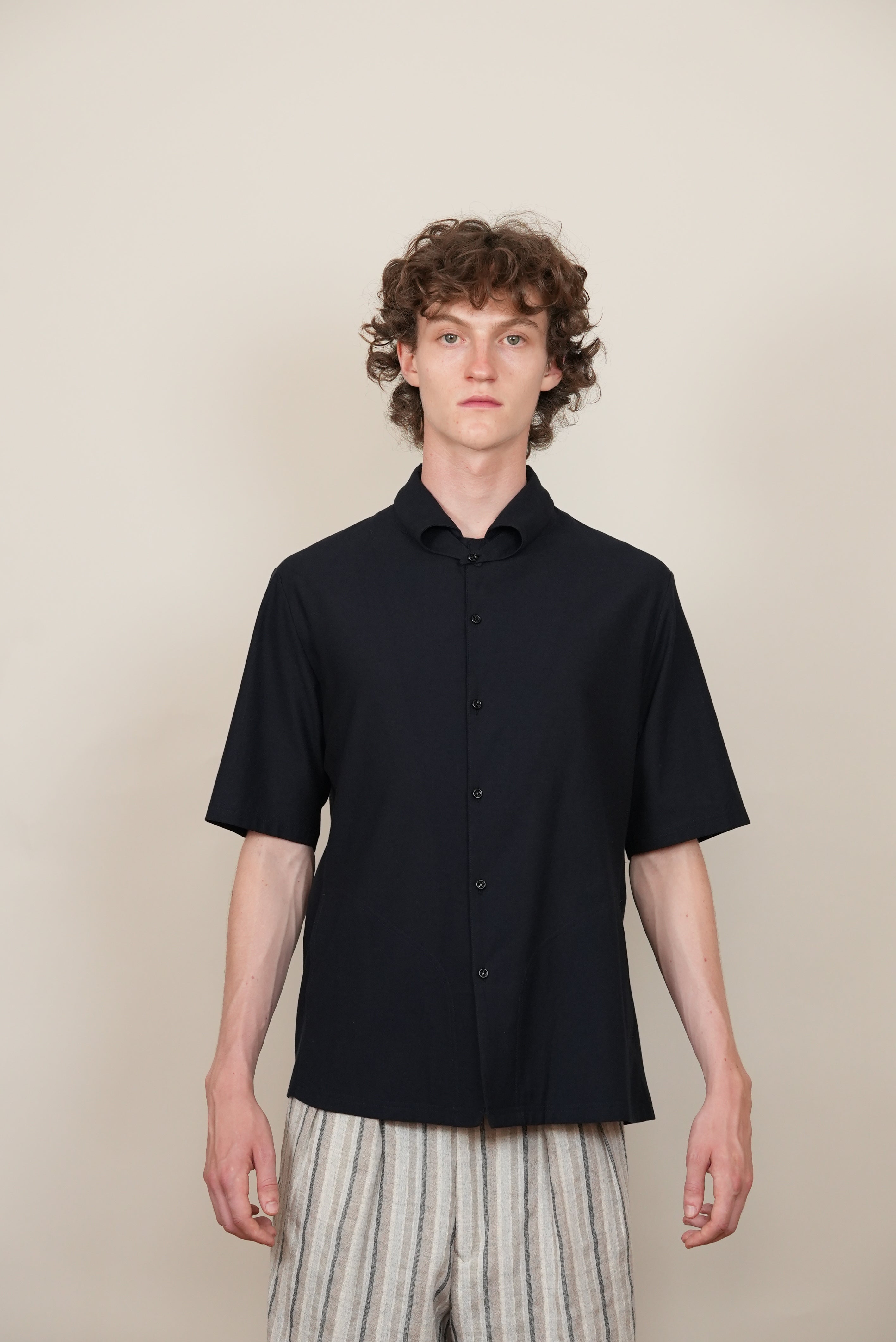 HALF SLEEVE KNIT SHIRT