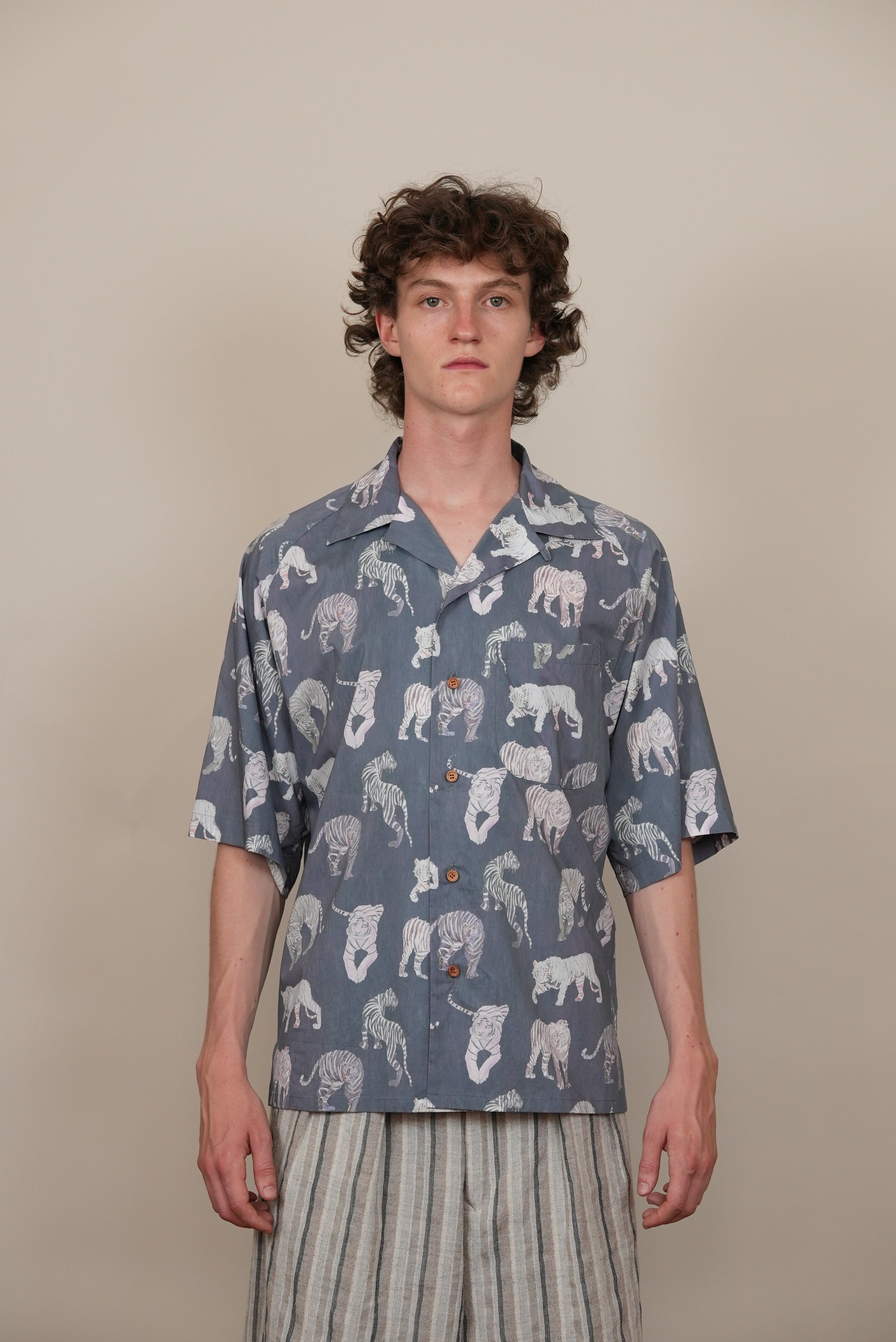 RAGLAN-SLEEVE ALOHA SHIRT tiger print
