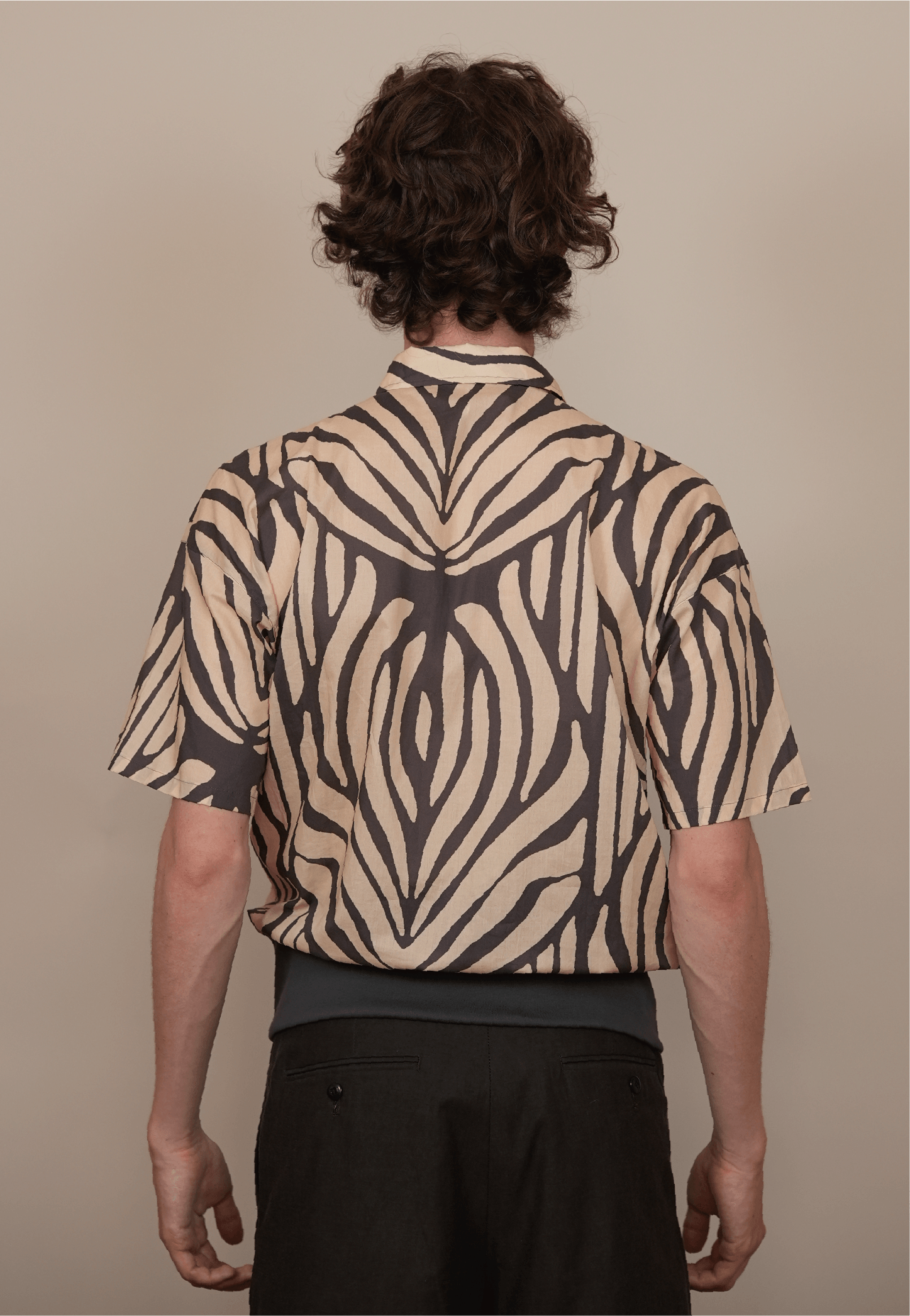 RIBBED HEM PULLOVER charcoal x orange print