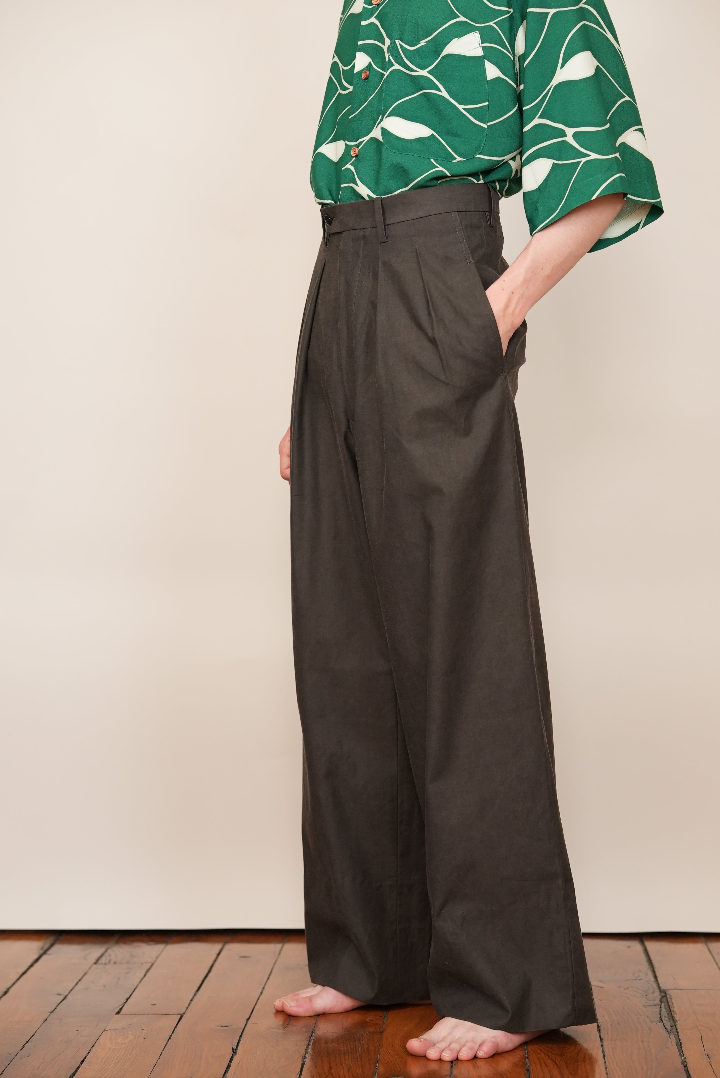 2-IN-TUCKED WIDE DRESS PANTS beige x black