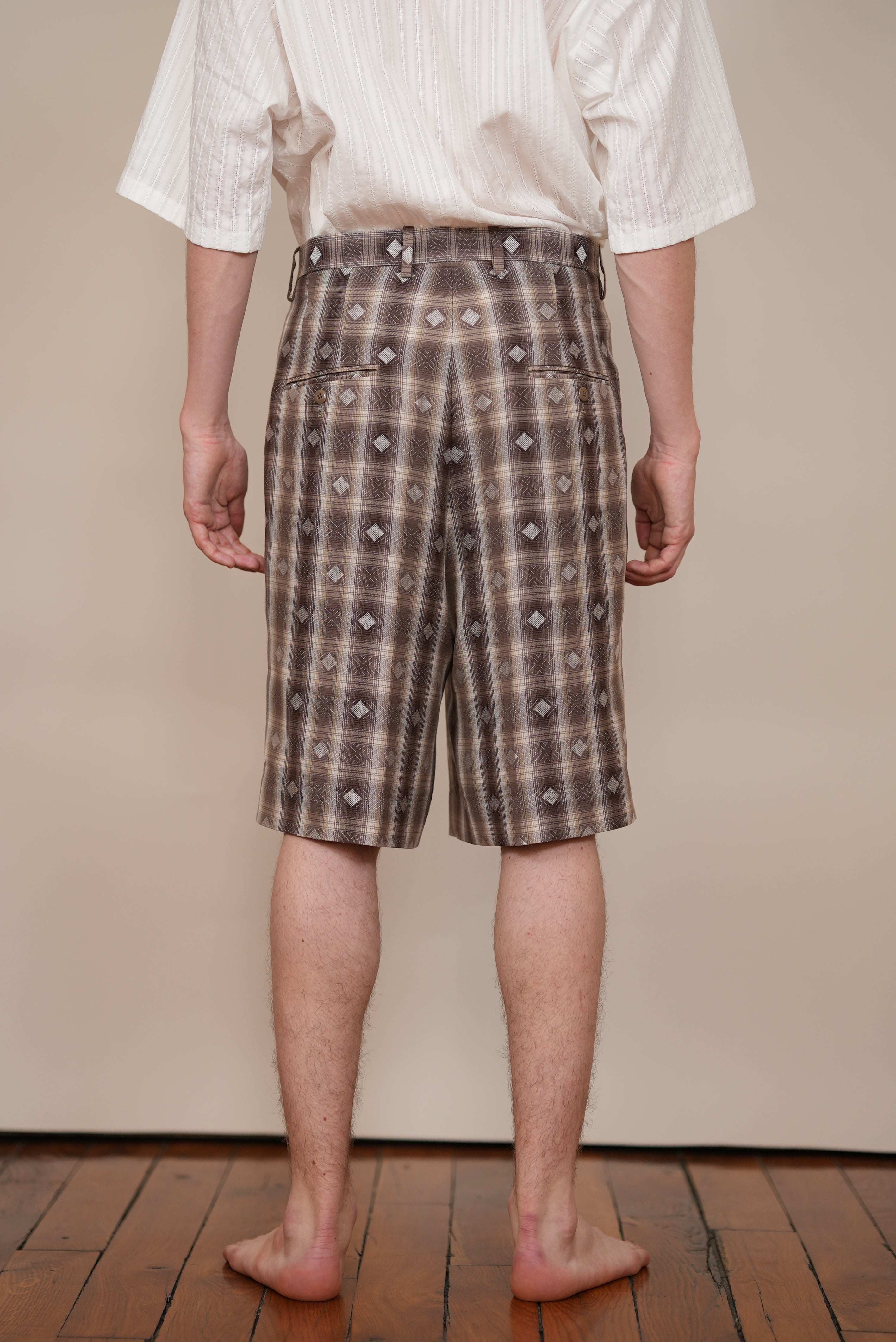 TUCKED DRESS SHORTS check jacquard navy/brown