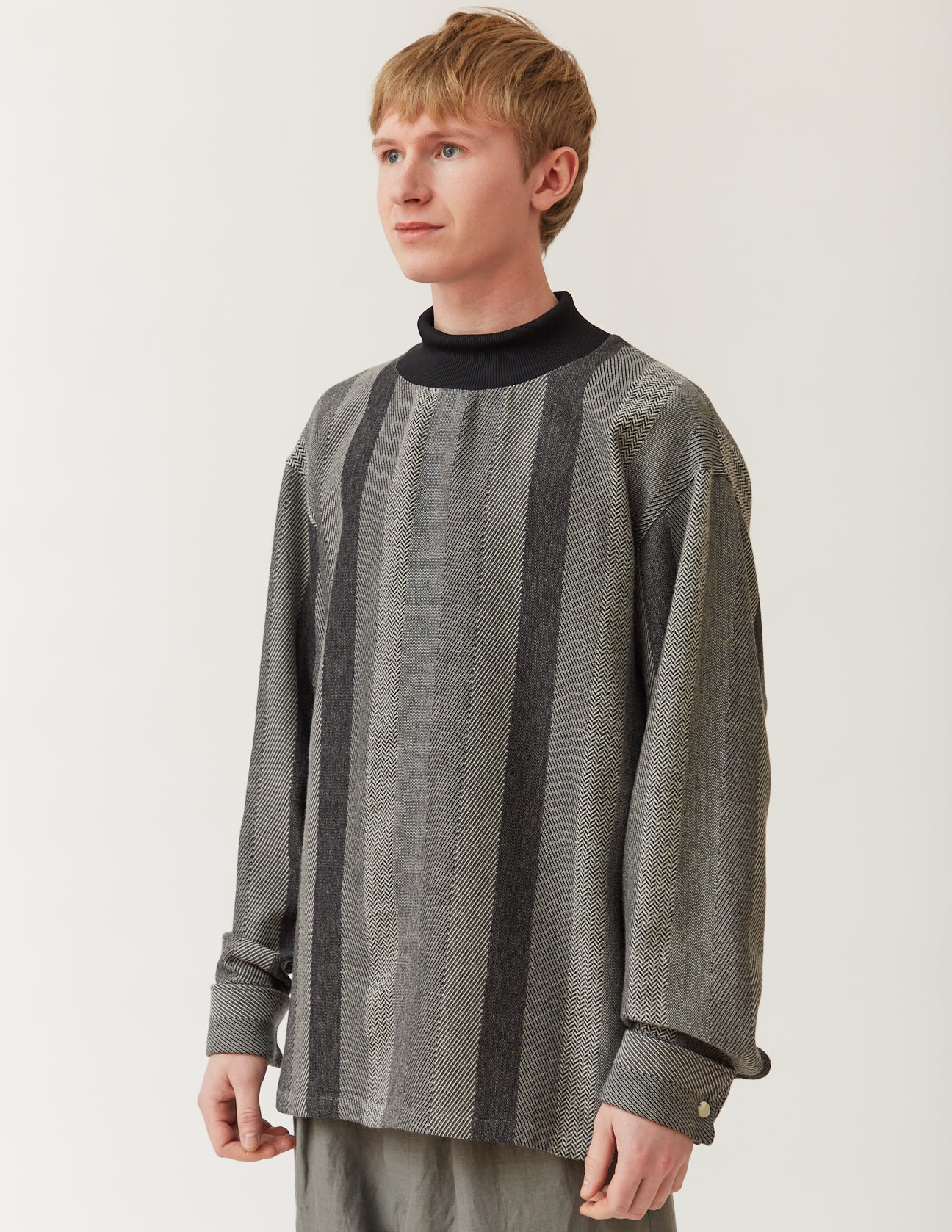 French-Cuffs Pullover - grey herringbone stripe -