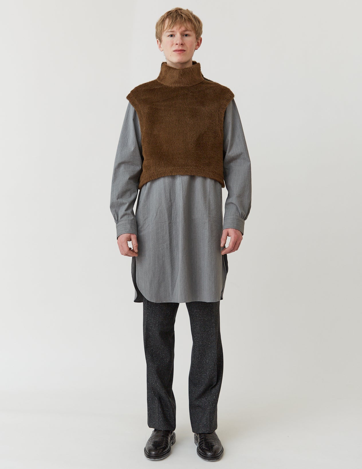 TAPED-SIDE SHORT LENGTH PULLOVER GILET khaki green