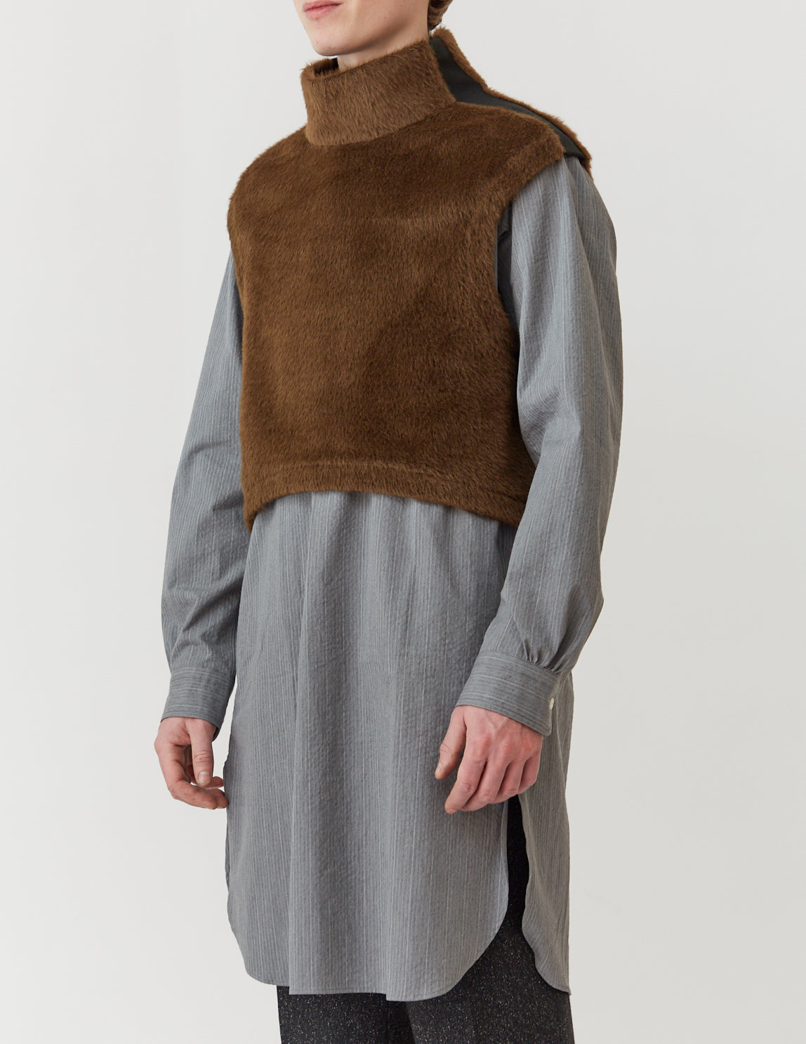 TAPED-SIDE SHORT LENGTH PULLOVER GILET khaki green