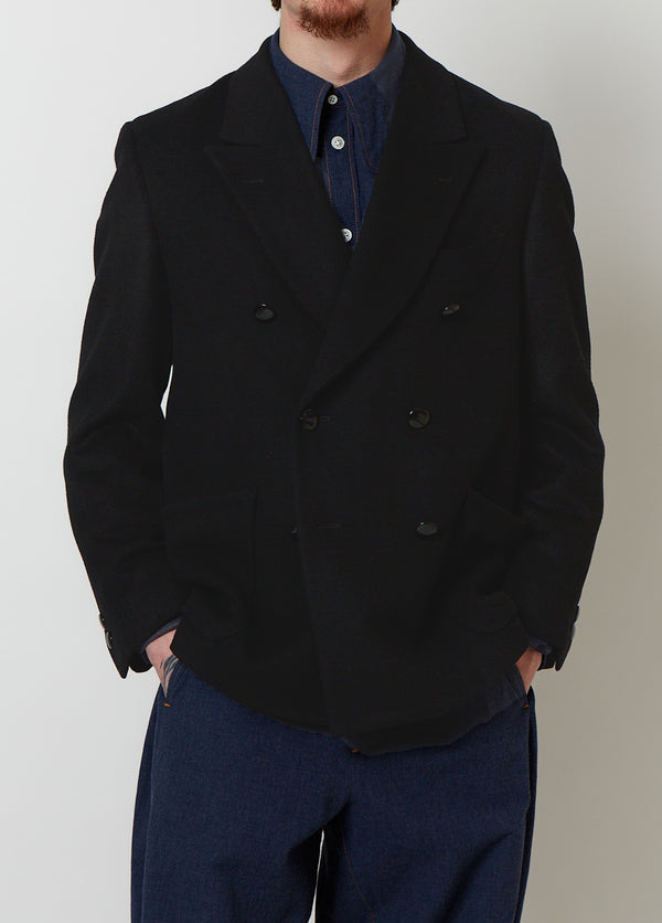 No-Seam-Shoulder / Multi-Panel-Back Jacket