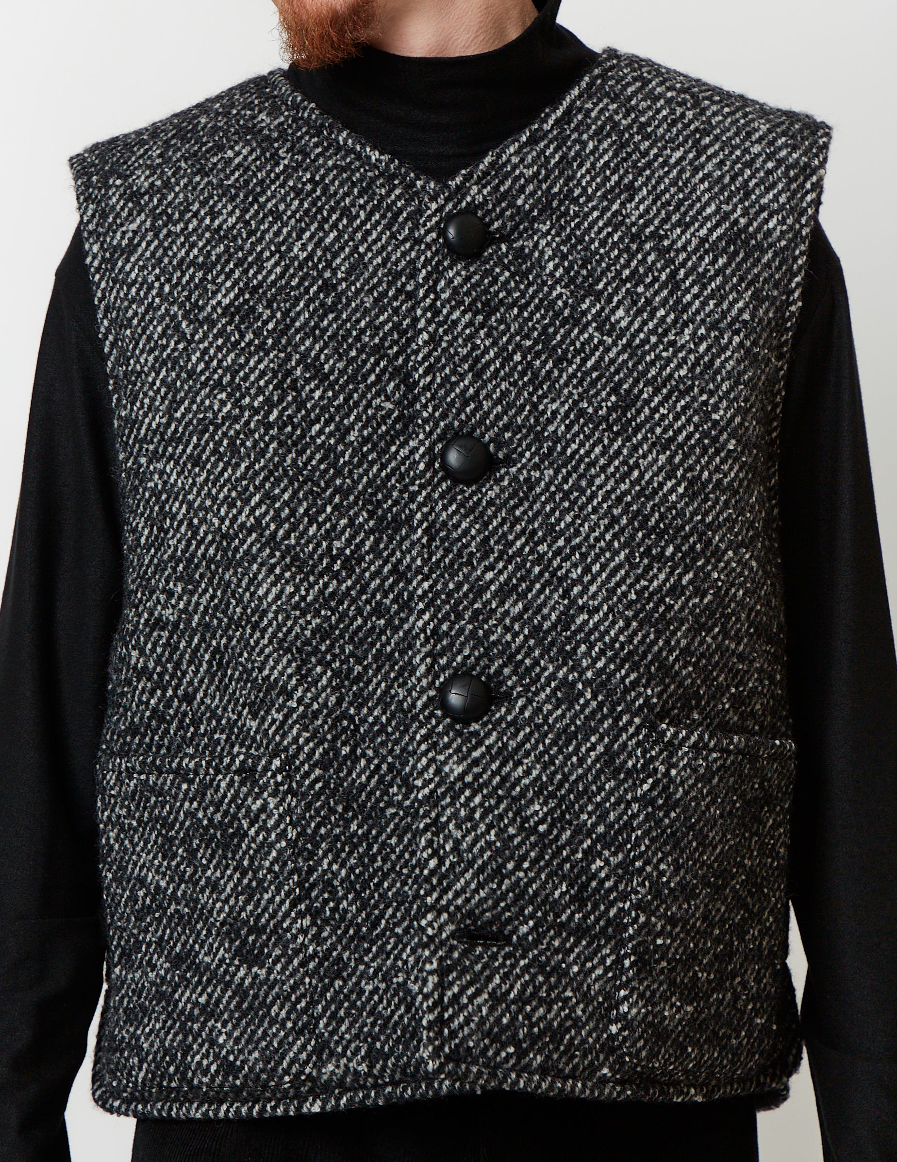 Padded No-Seam Shoulder Gilet black x white