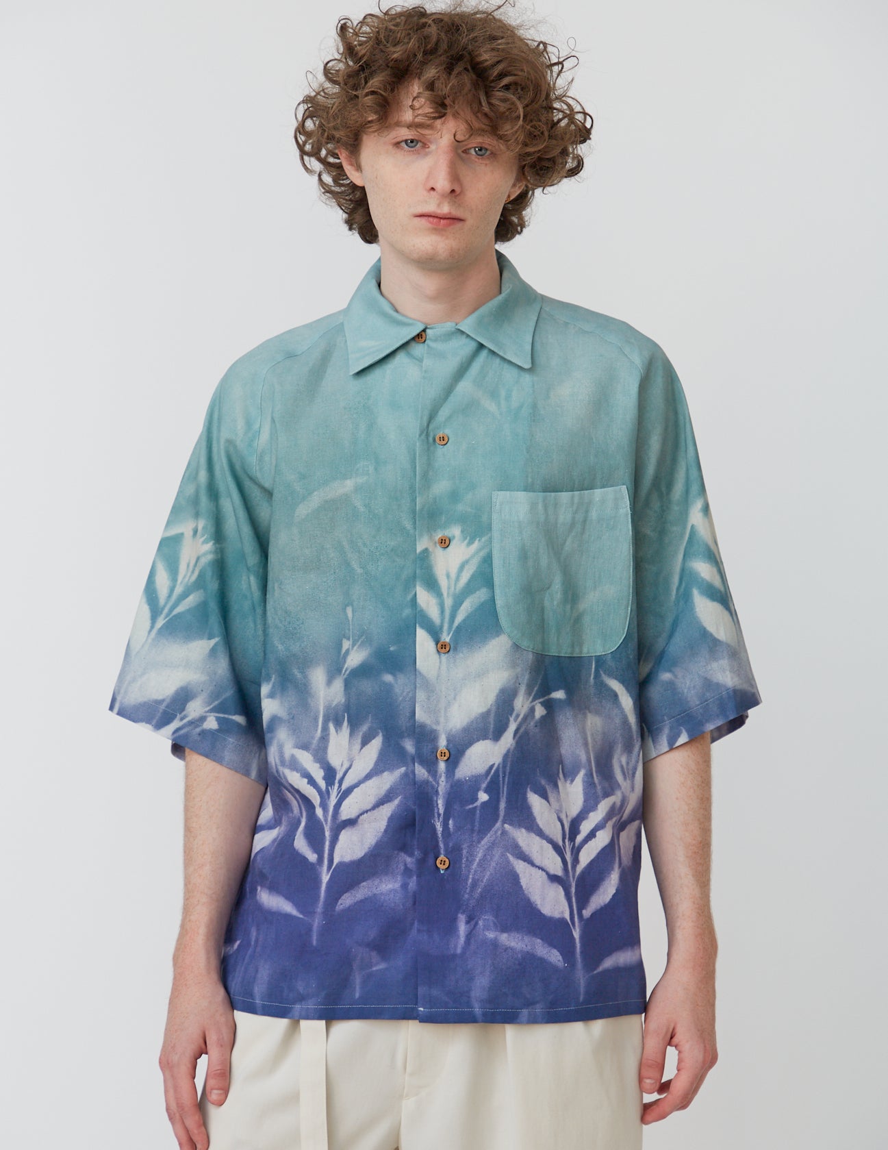 RAGLAN-SLEEVE ALOHA SHIRT pastel botanical