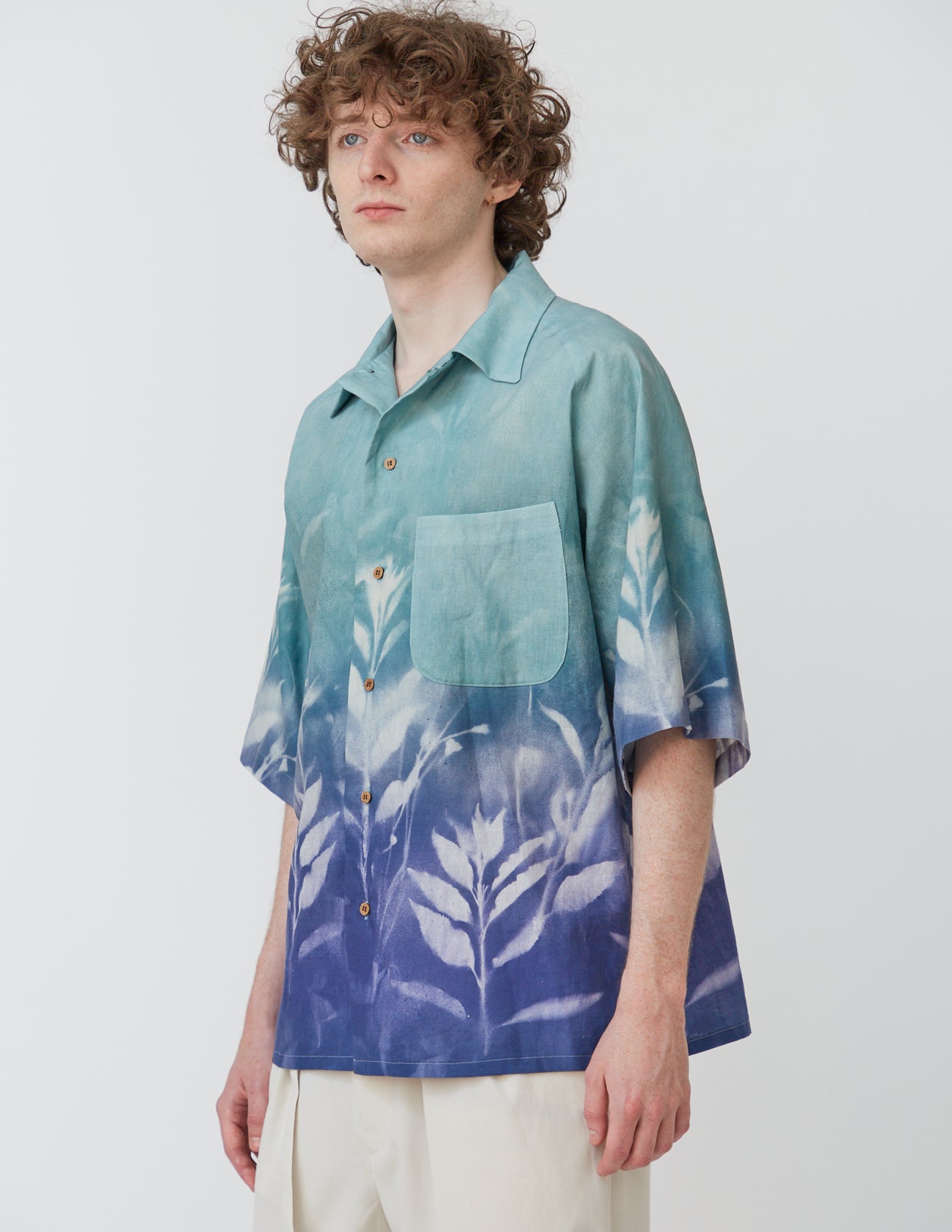 RAGLAN-SLEEVE ALOHA SHIRT pastel botanical