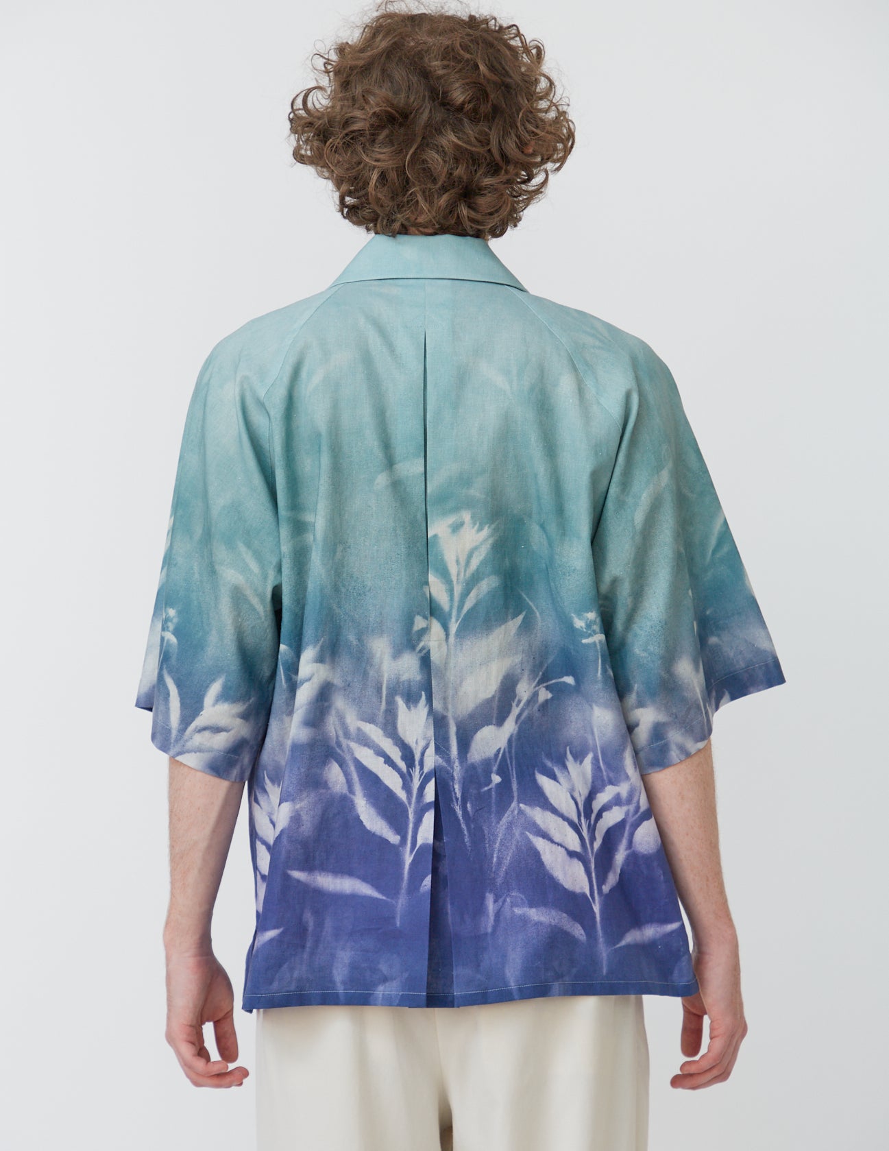 RAGLAN-SLEEVE ALOHA SHIRT pastel botanical