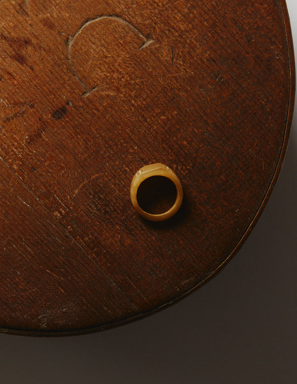 先行公開) VINTAGE SCARF RING amber horn